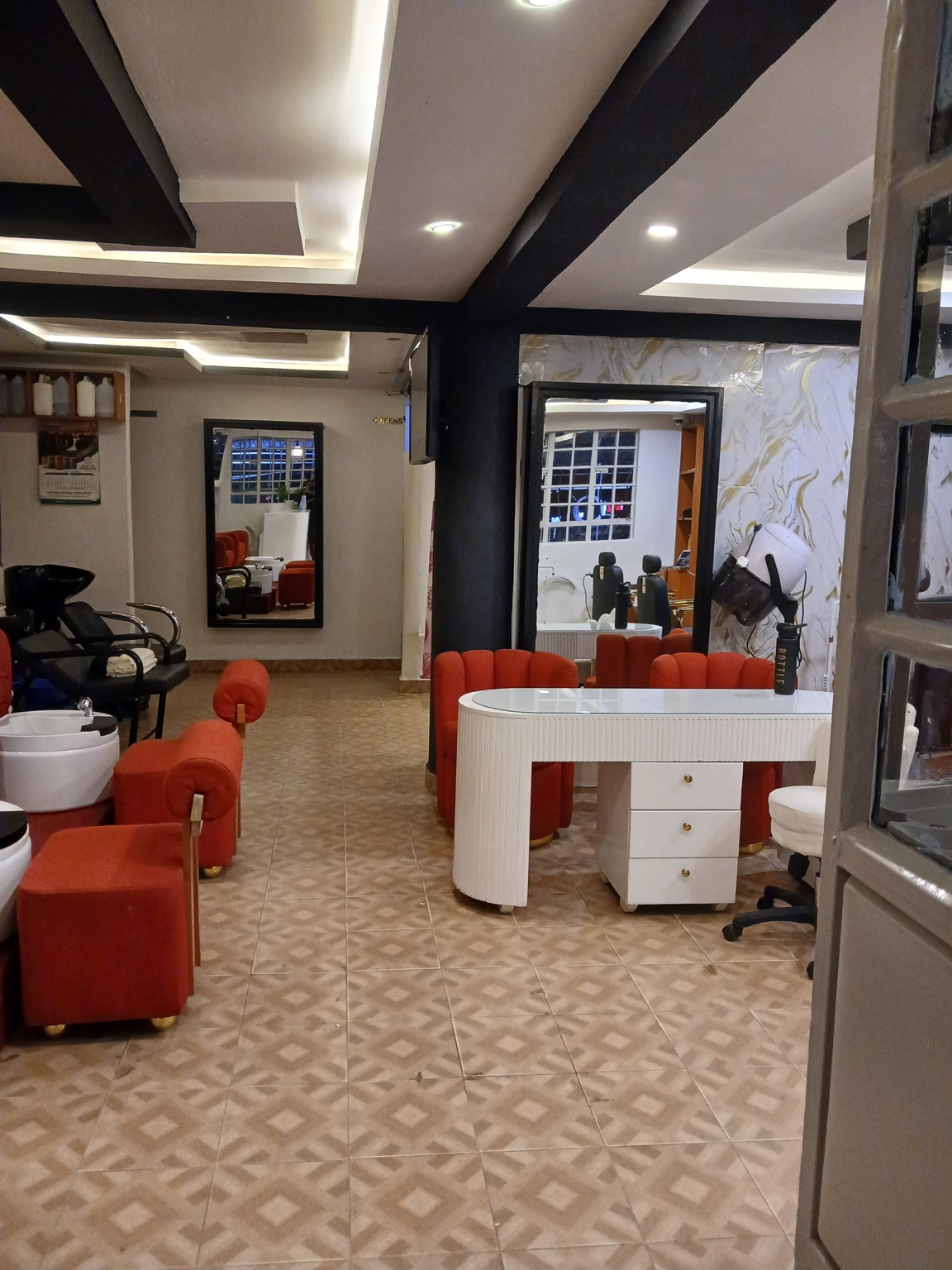 Nelion salon interior