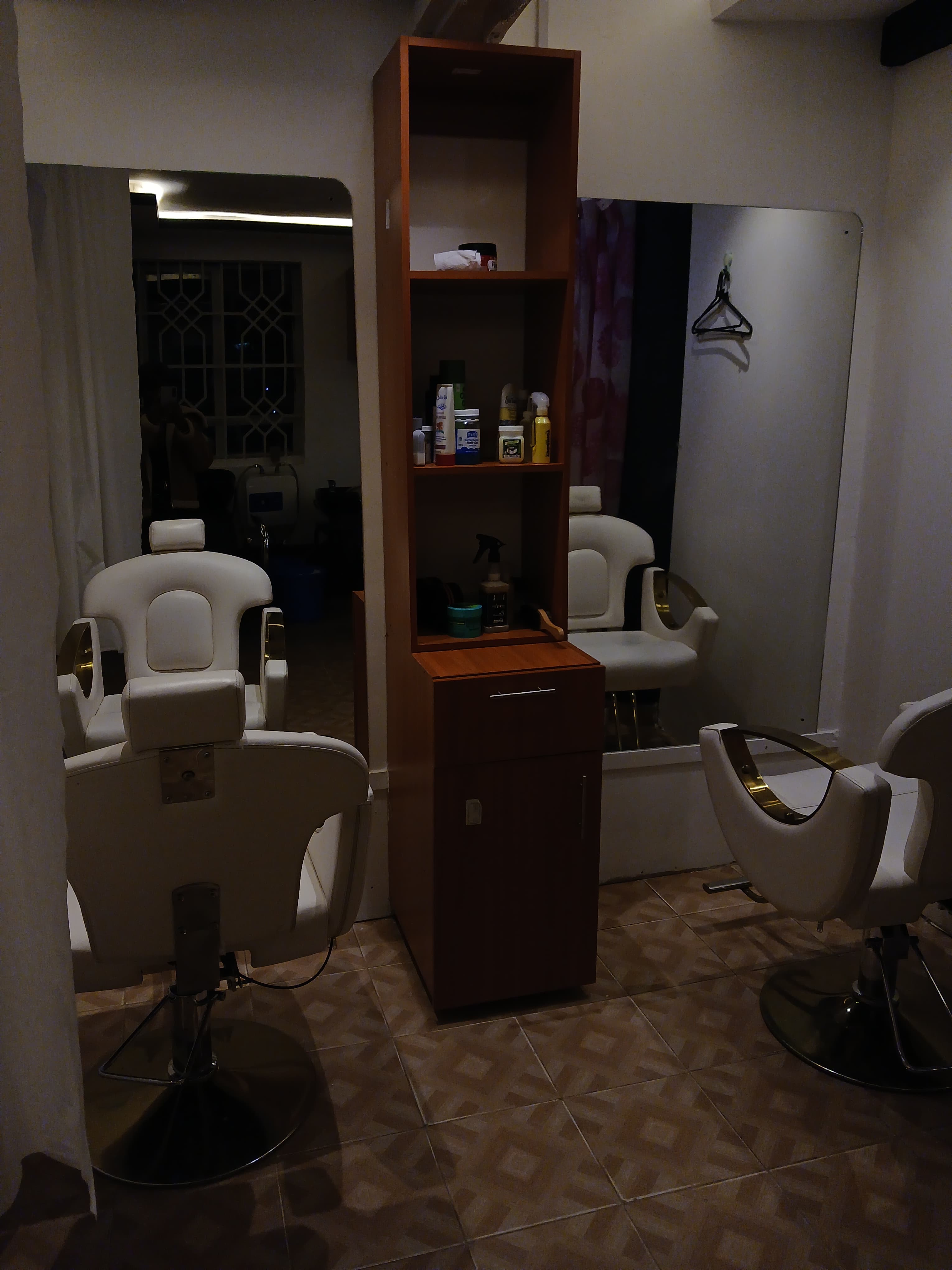 Nelion beauty treatment chairs